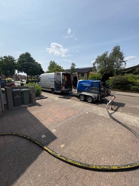 Dohmen bus met slang